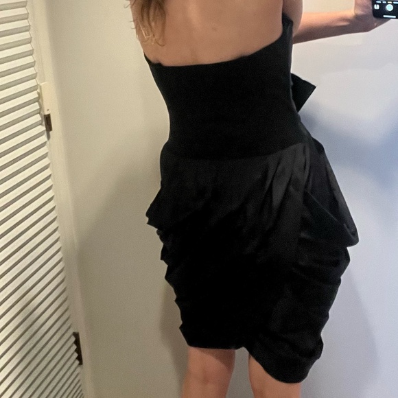 Vera Wang designer Strapless Black silk Cocktail Dress from the Runway - Picture 6 of 9